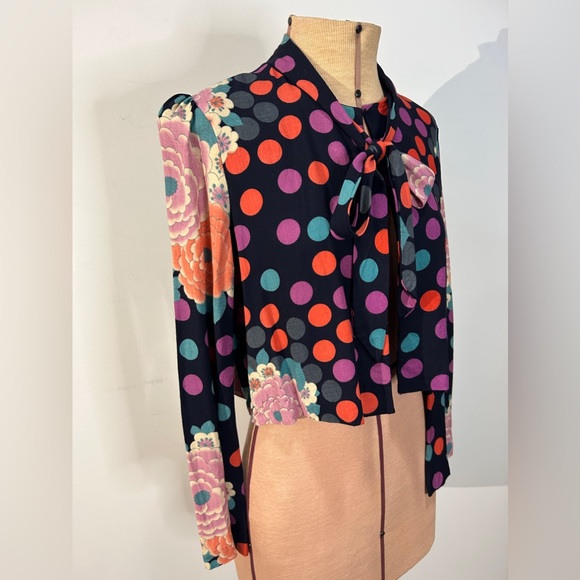 Lizzie Tish Tops - 🎀 Lizzie Tish 🎀 1960s vintage blouse with bell sleeves - women’s size small
